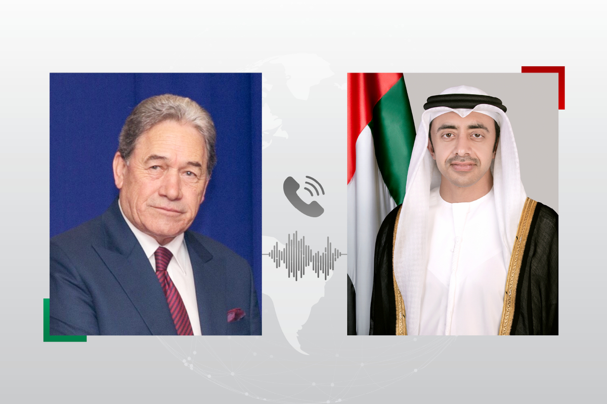 عبدالله بن زايد ووزير خارجية نيوزيلندا يبحثان هاتفياً علاقات التعاون والشراكة بين البلدين