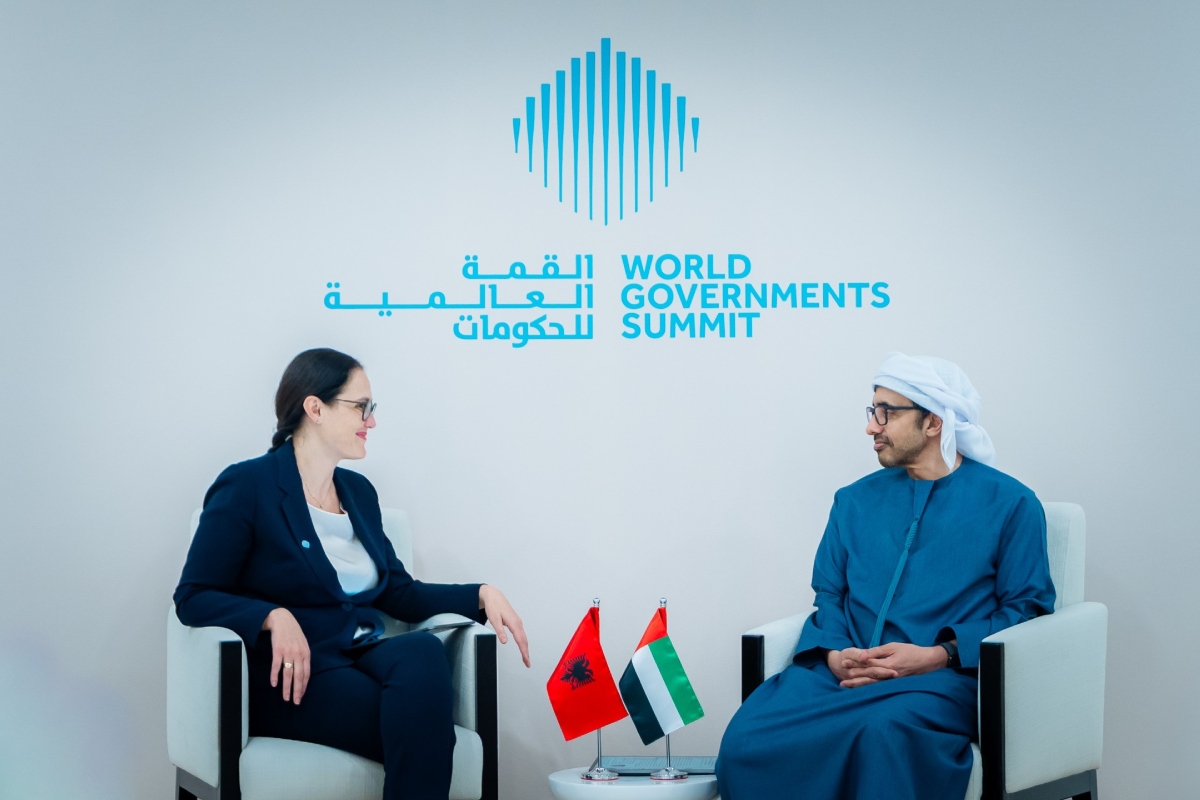Abdullah bin Zayed receives officials participating in World Governments Summit