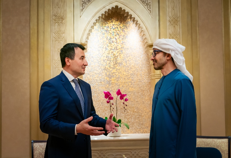عبدالله بن زايد يستقبل نائب رئيس وزراء أوزبكستان على هامش أسبوع أبوظبي للاستدامة