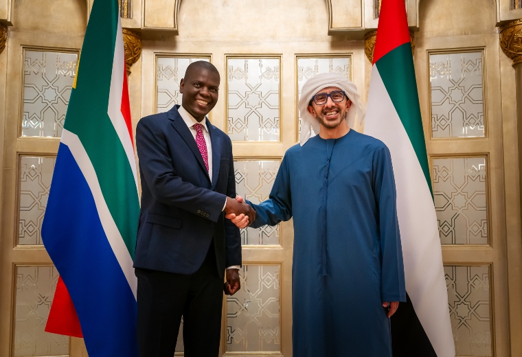 عبدالله بن زايد يستقبل وزير العلاقات الدولية والتعاون في جنوب أفريقيا