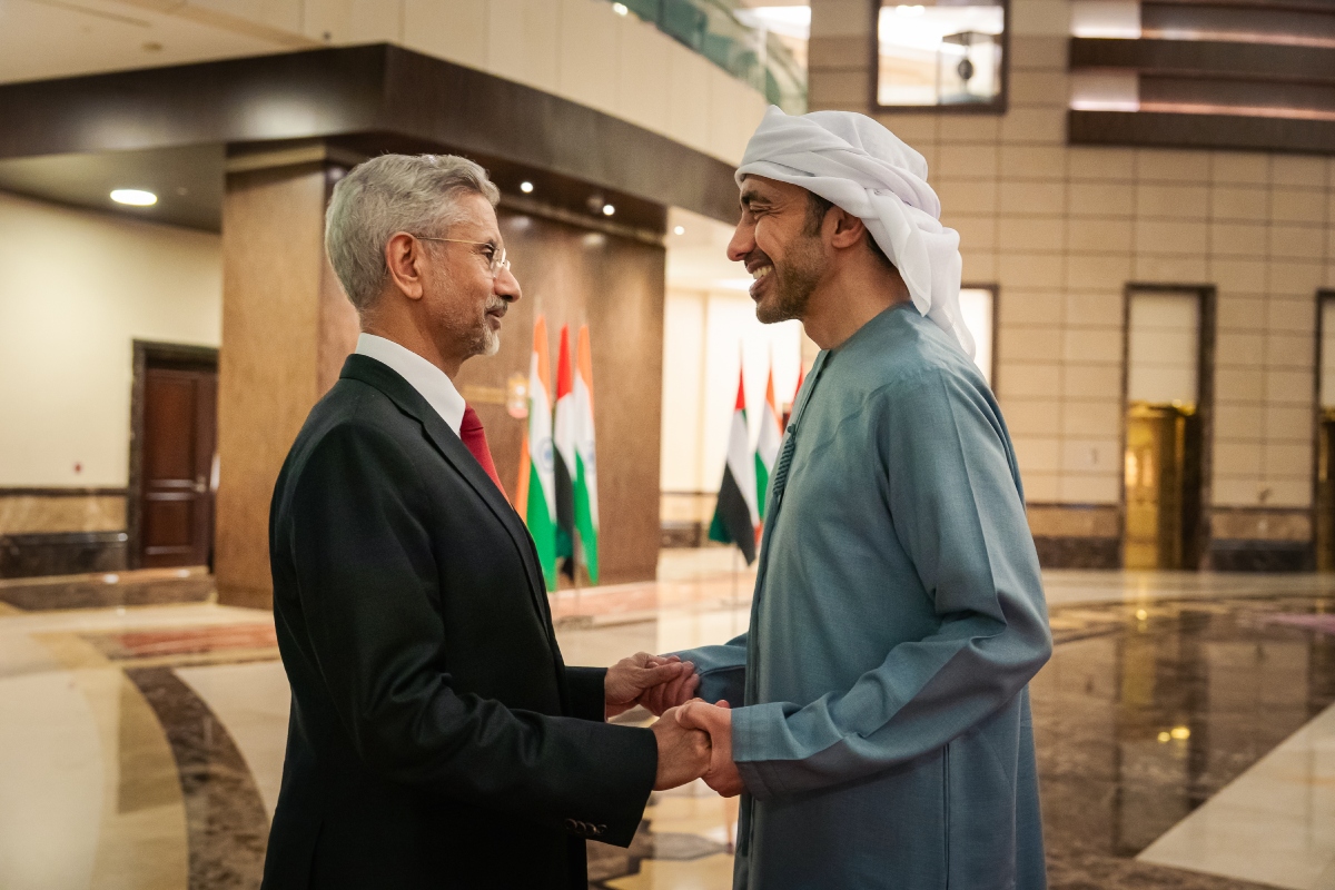 عبدالله بن زايد يستقبل وزير الشؤون الخارجية في الهند